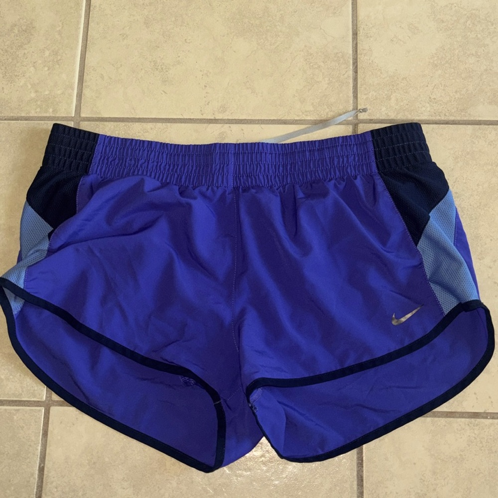 Nike running shorts size medium